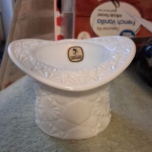 Fenton White Textured Mug